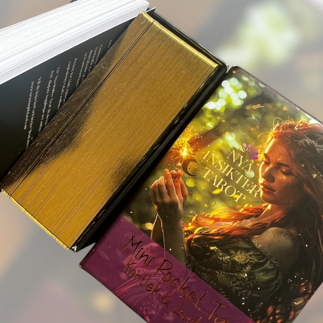 Mini Pocket Tarot- Kortlek och guidebok (Svenska)